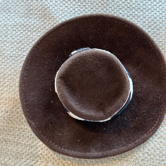 Mini Brown Felt Hat Hair Clip with Barrette - Picture 3 of 6